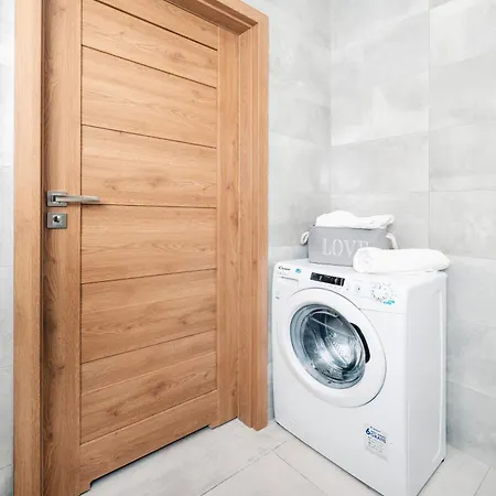 Komfortowe Z Garazem Na Milionowej *