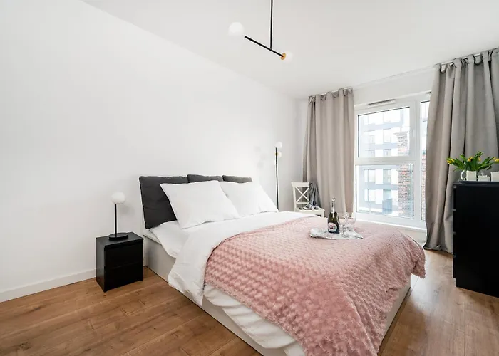 Komfortowe Z Garazem Na Milionowej *